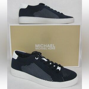 Michael Kors Navy Sneakers/ ZIZE 7